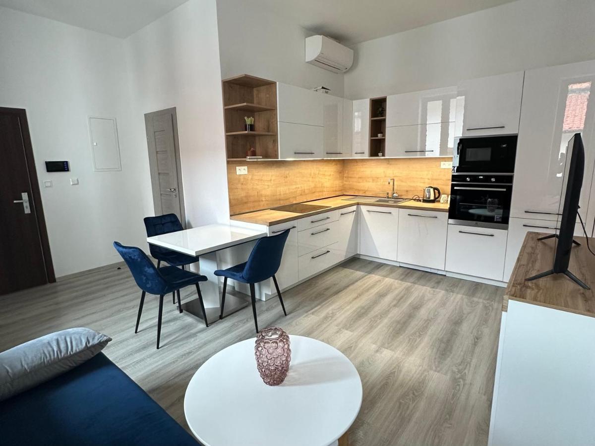 Apartament No. 21 Ii. *