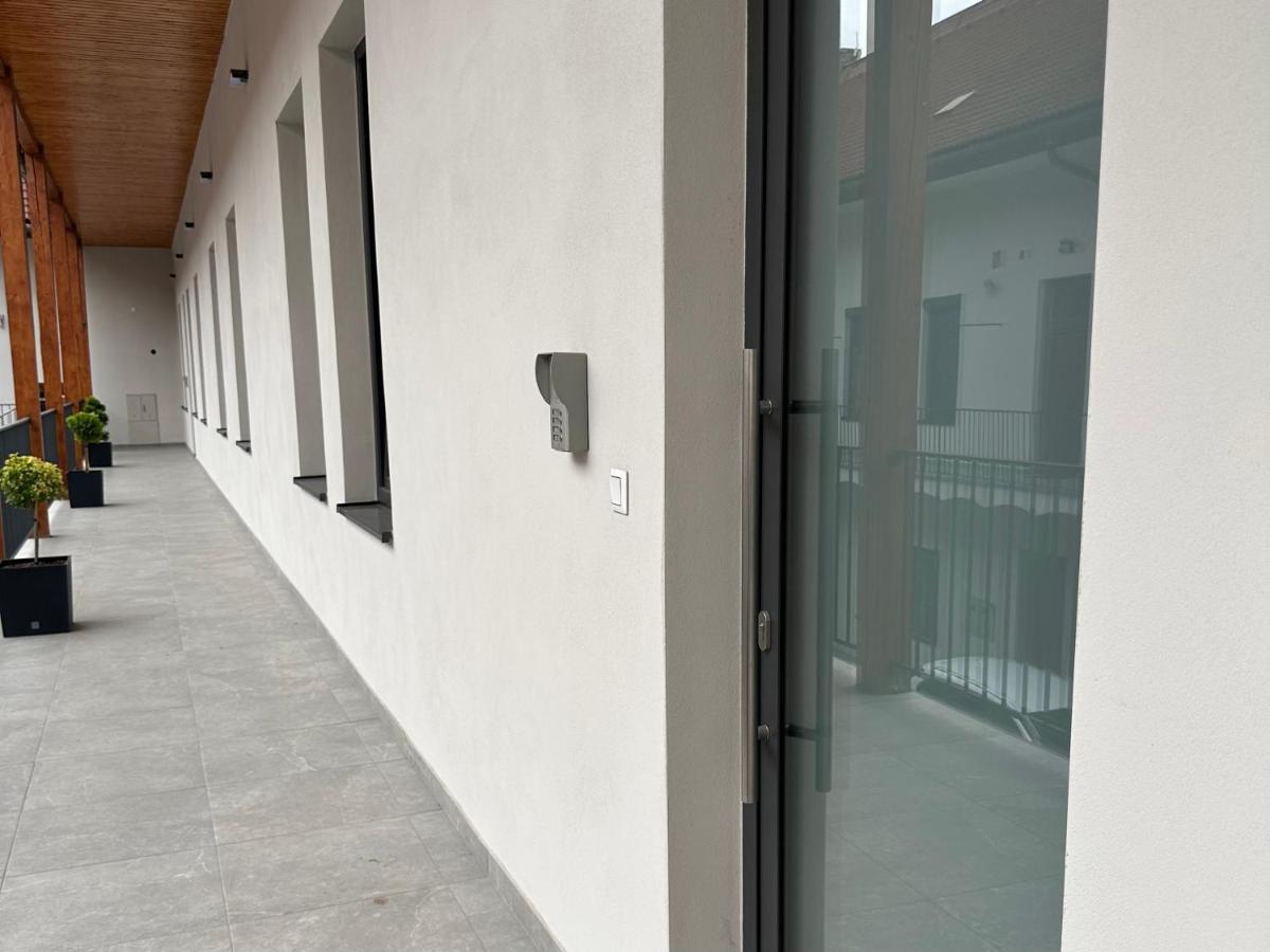 No. 21 Ii. Apartament